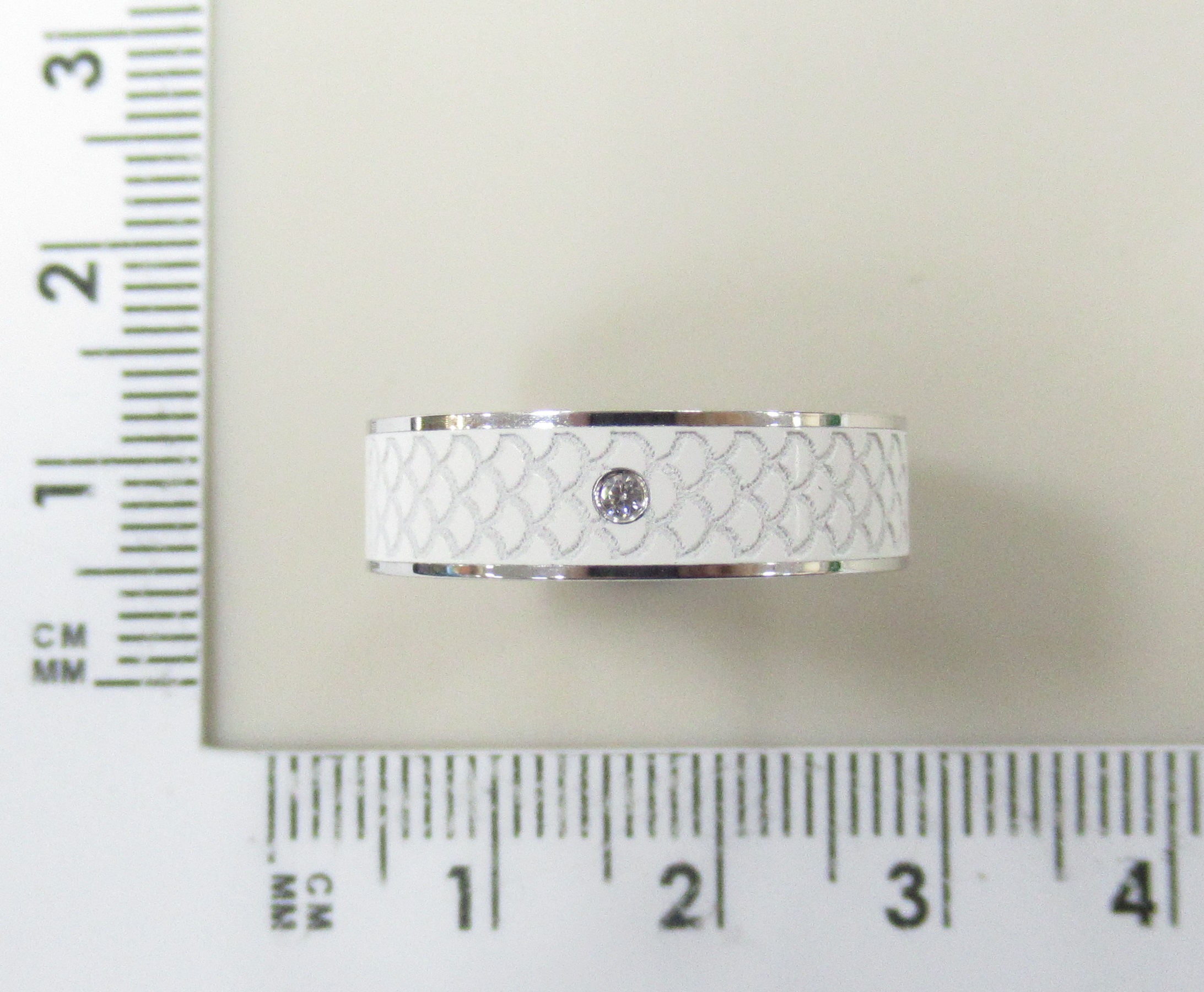 Серебряное кольцо 925 пробы; вставки Фианит бесцв.; Керамика цв.;