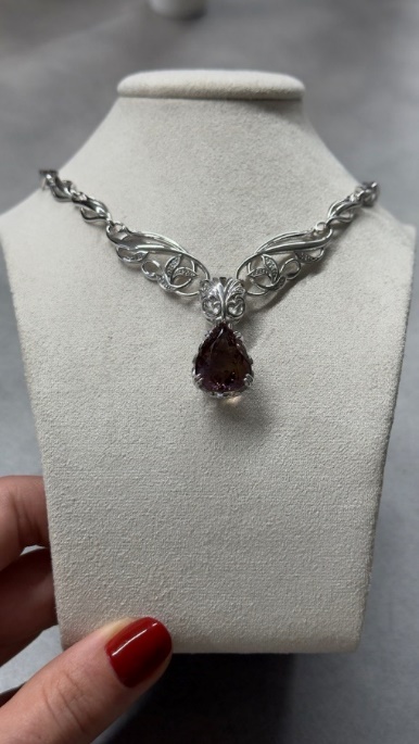 Серебряное колье с аметрином