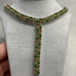 Серебряное колье с самоцветами