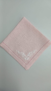 11393-000081 Салфетка сервировочная"Марион"; размер: 43*43; состав: лён 100% розовый; вышивка белая