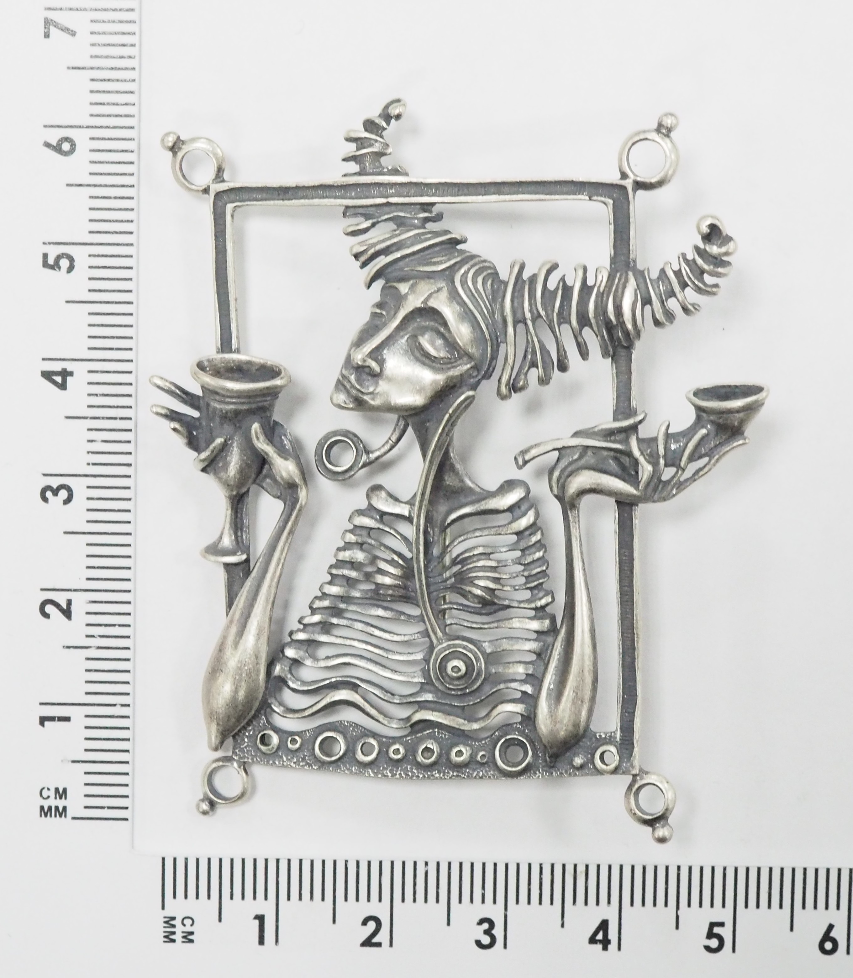 Серебряная брошь 925 пробы; оксидирование;