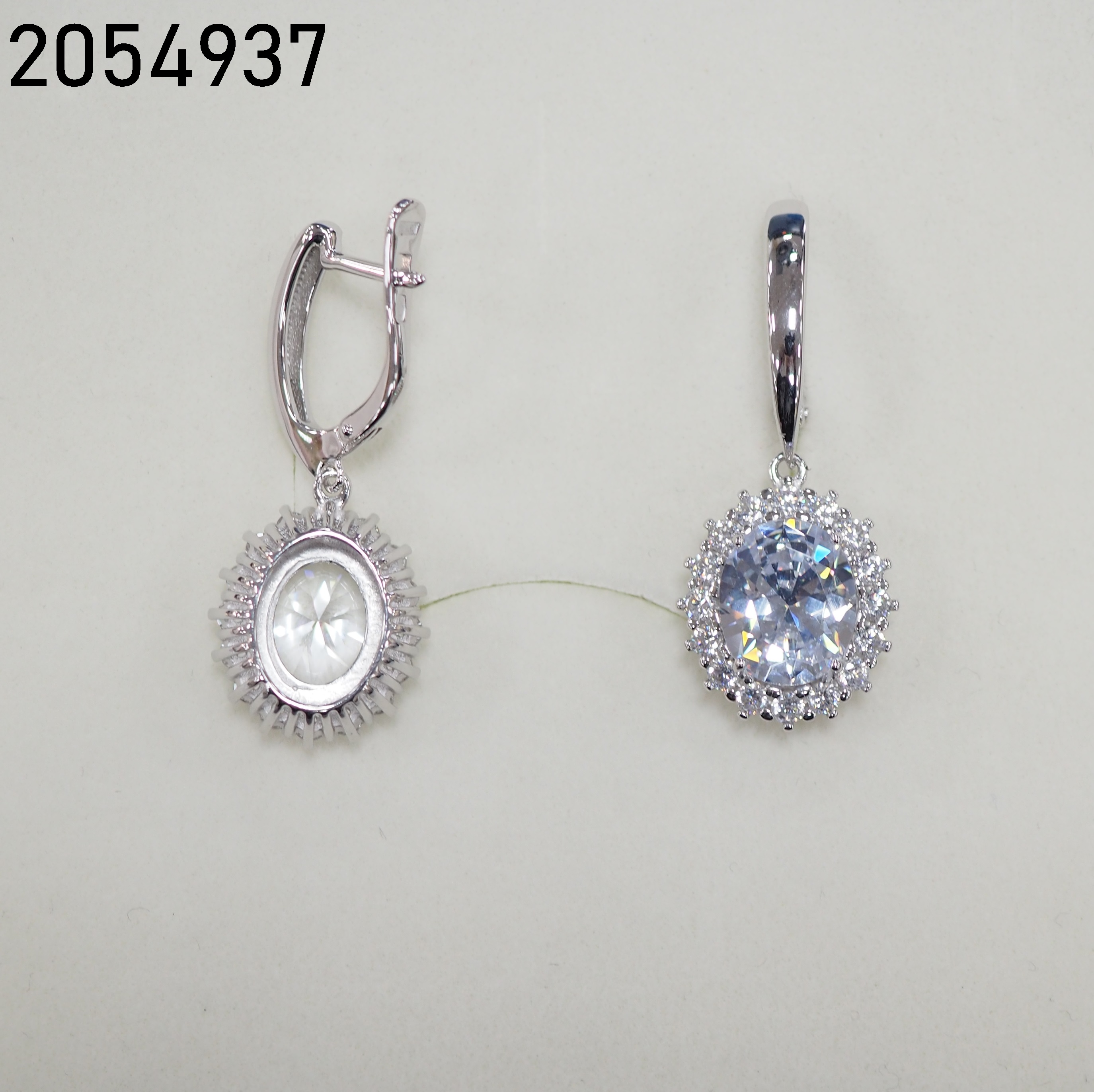 Серебряные серьги 925 пробы; вставки 34 Фианит бесцв.;