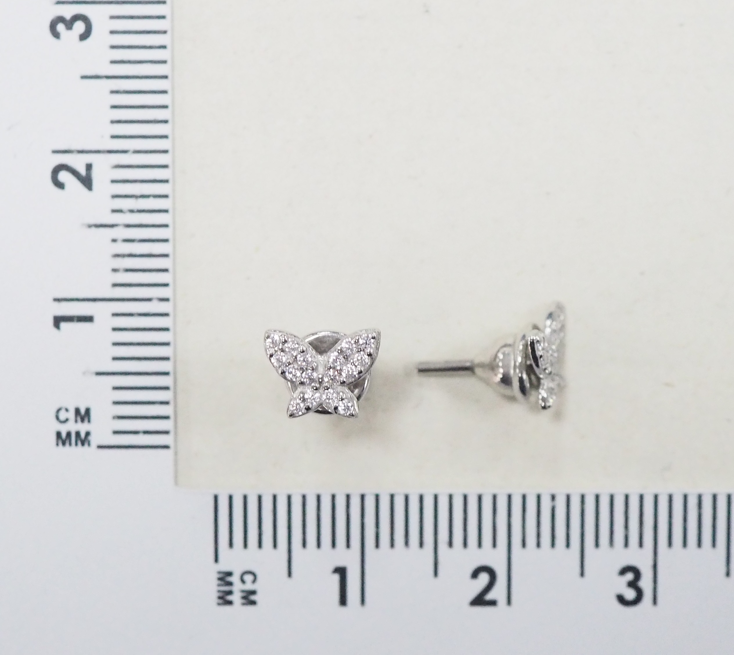 Серебряные серьги-пусеты 925 пробы; вставки 32 Фианит бесцв.;