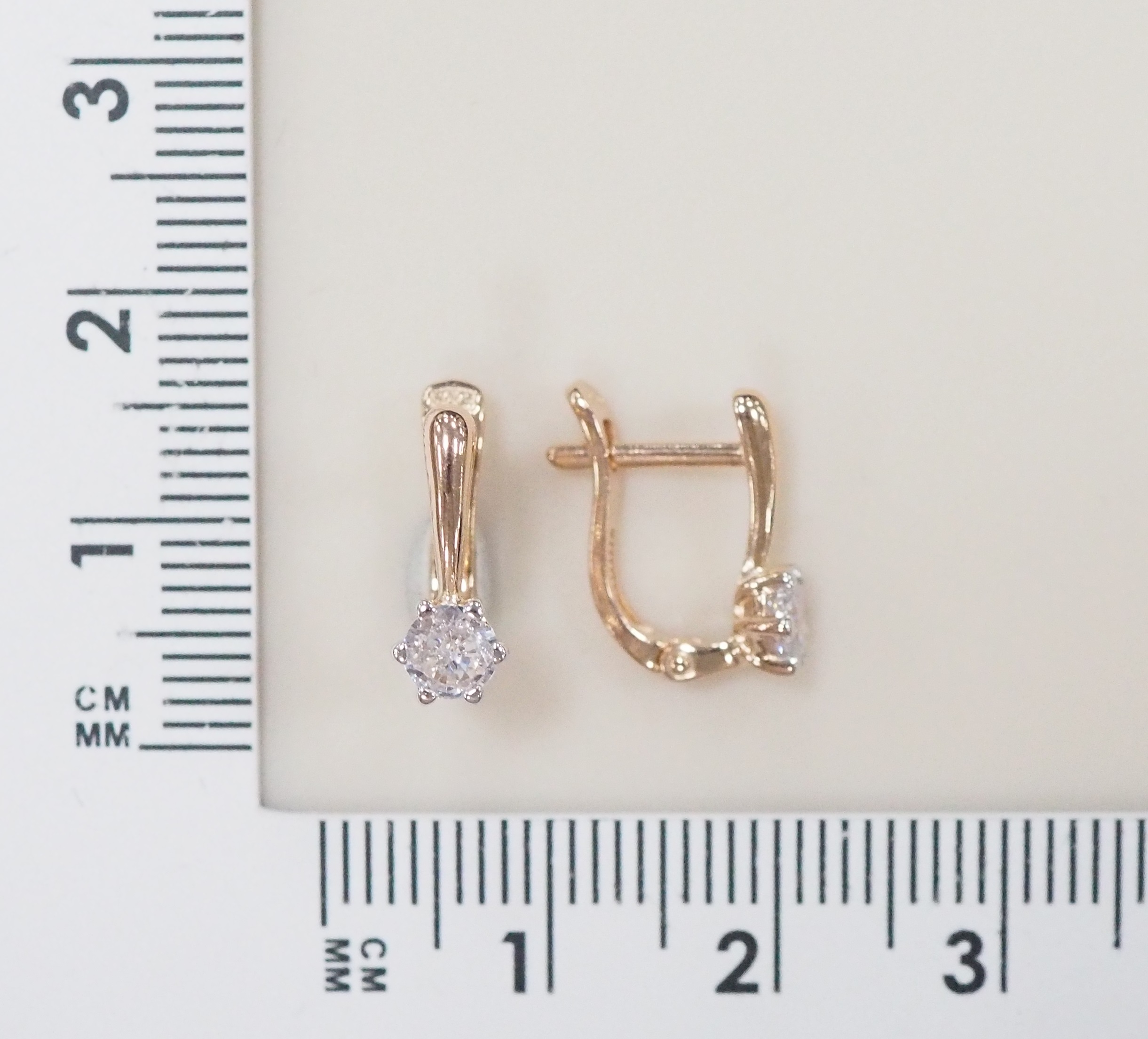 Серебряные серьги с фианитами