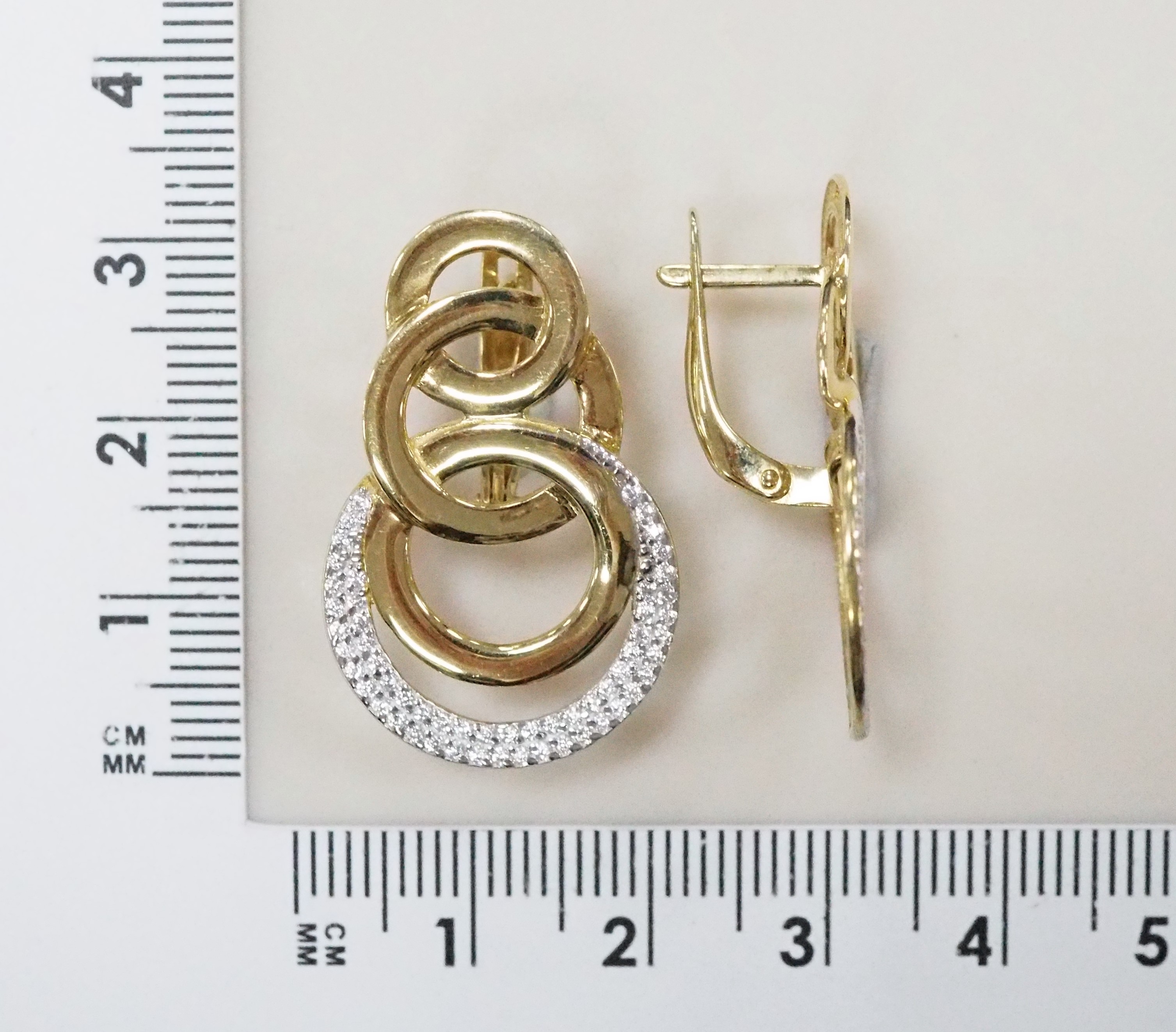 Серебряные серьги 925 пробы; вставки 112 Фианит бесцв.;