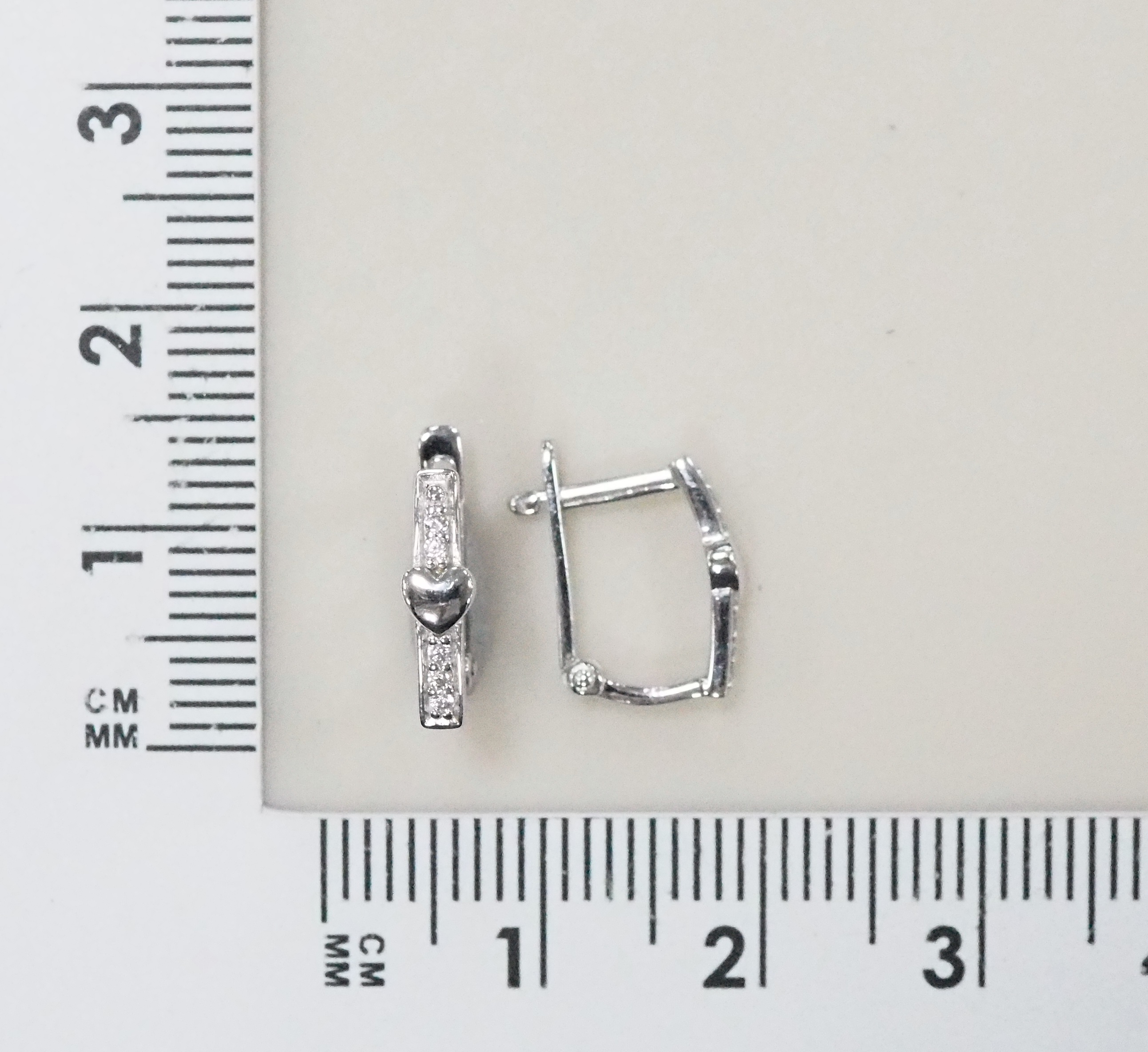 Серебряные серьги 925 пробы; вставки 10 Фианит бесцв.;