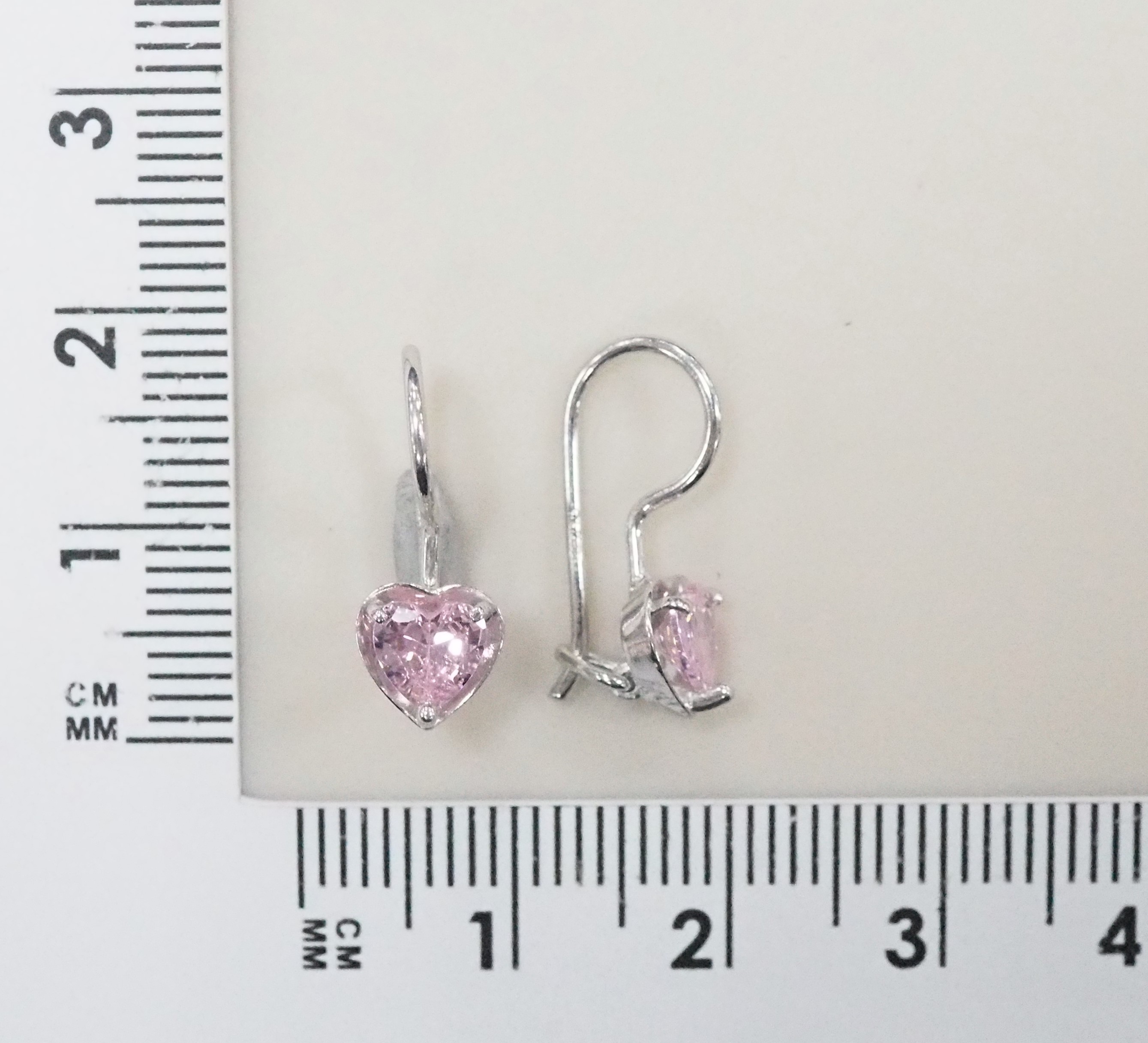 Серебряные серьги с розовыми фианитами "Сердца"