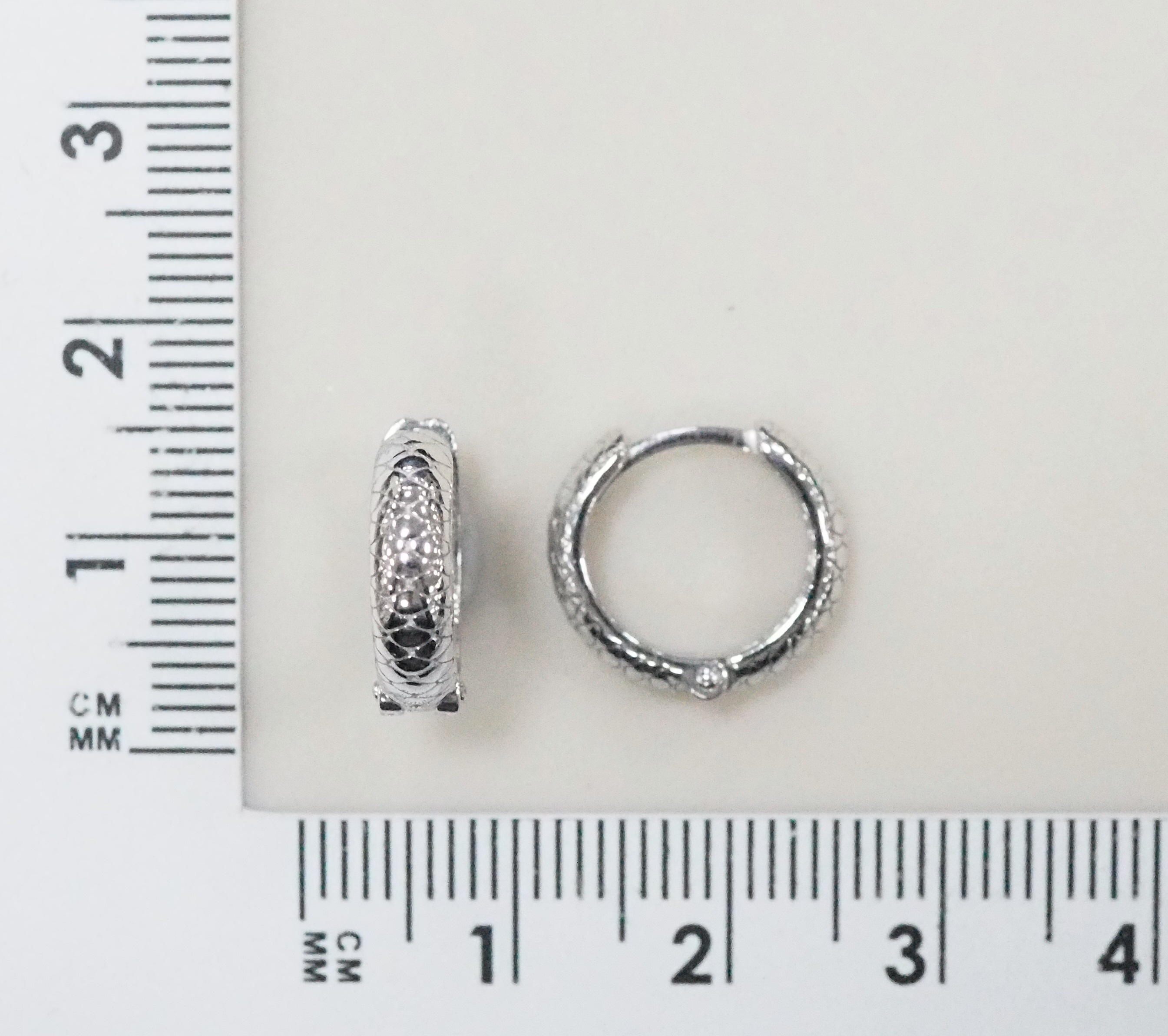 Серебряные серьги 925 пробы;