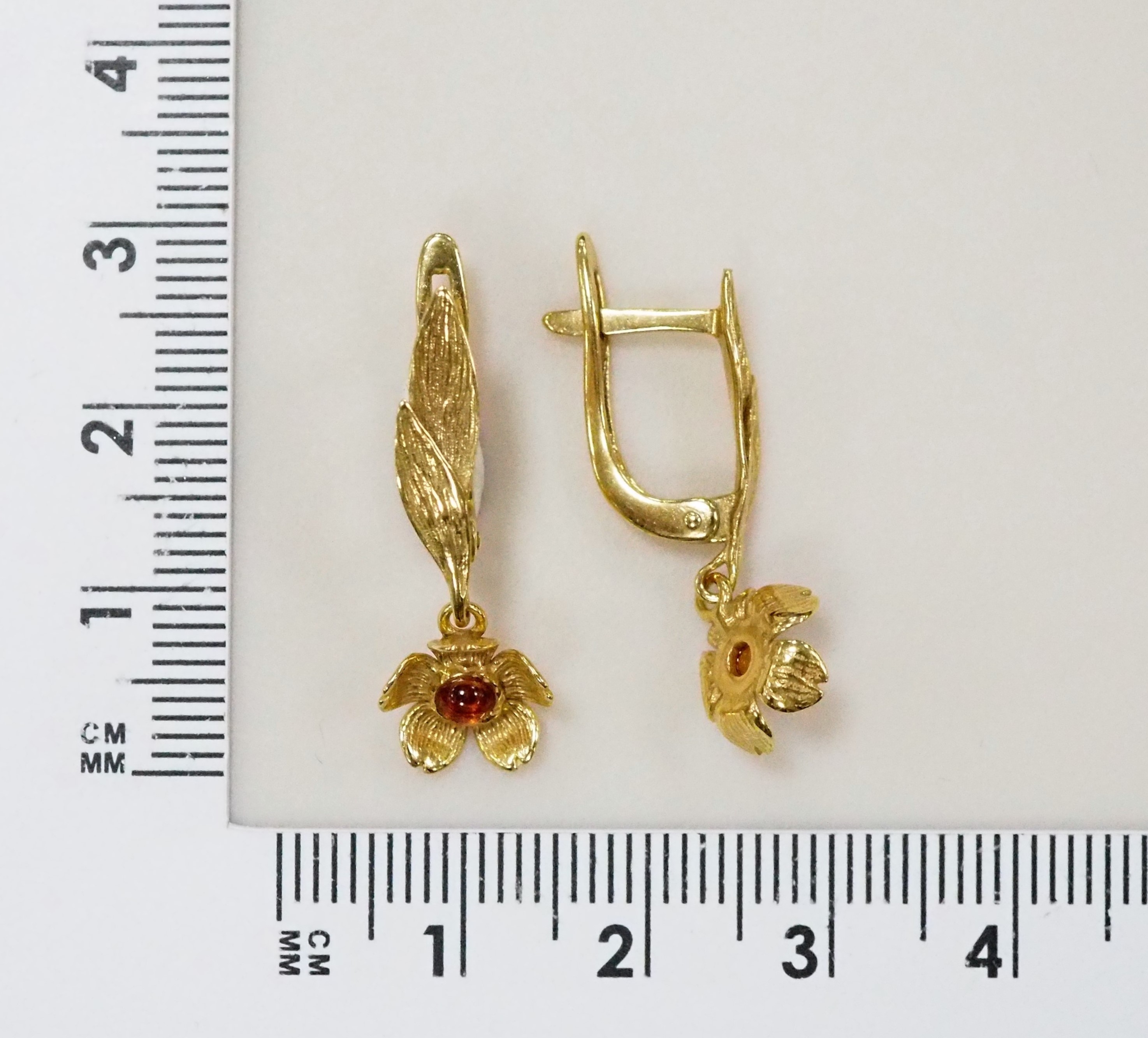 Серебряные серьги 925 пробы; вставки 2 Янтарь;