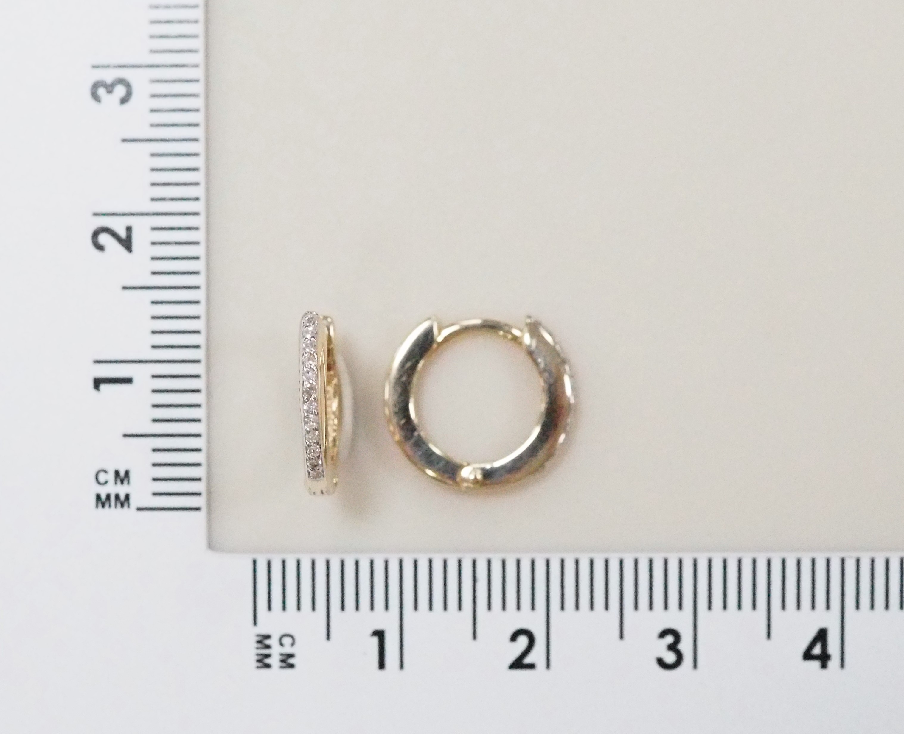 Серьги-конго из золота с бриллиантами