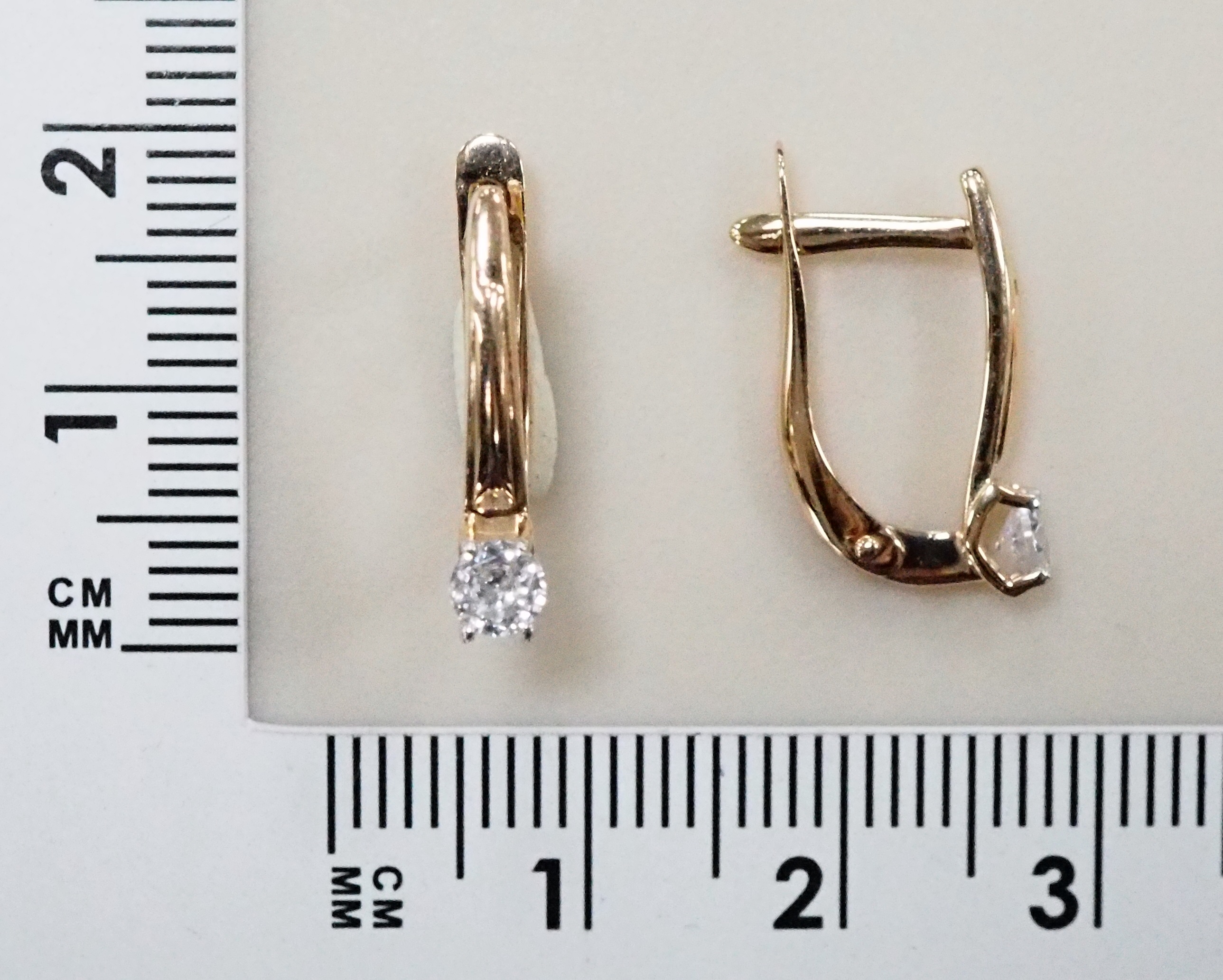 Серьги из золота с фианитами