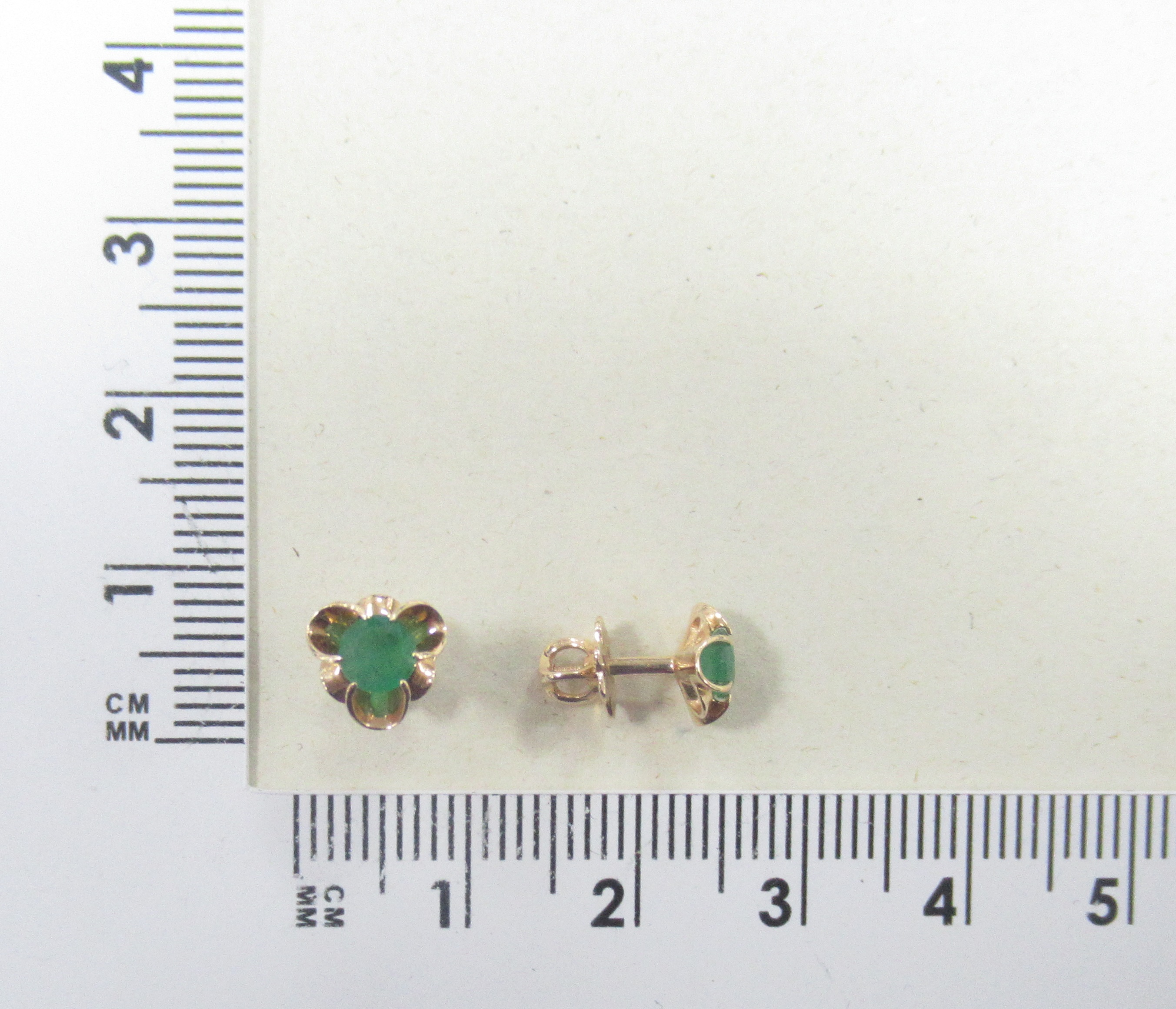 Золотые серьги-пусеты 585 пробы; вставки 2 Изумруд (F) 0,45 5/3