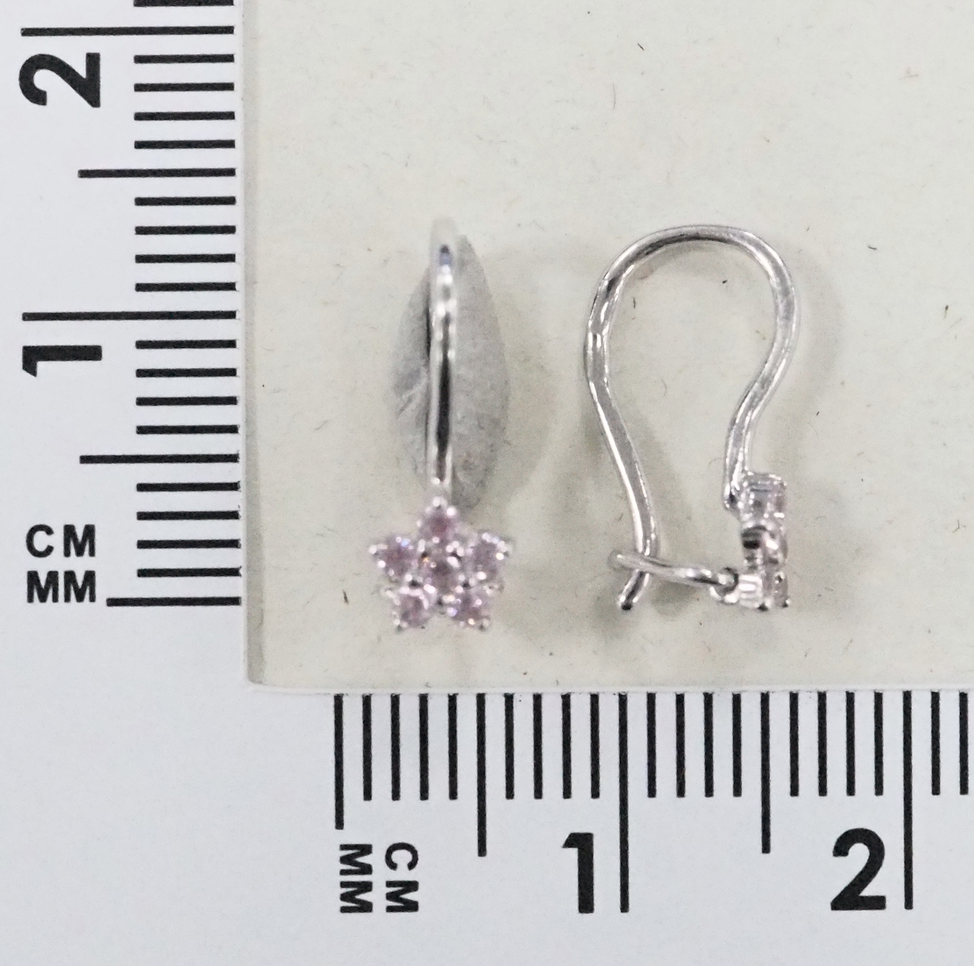 Серебряные серьги 925 пробы; вставки 12 Фианит розовый;