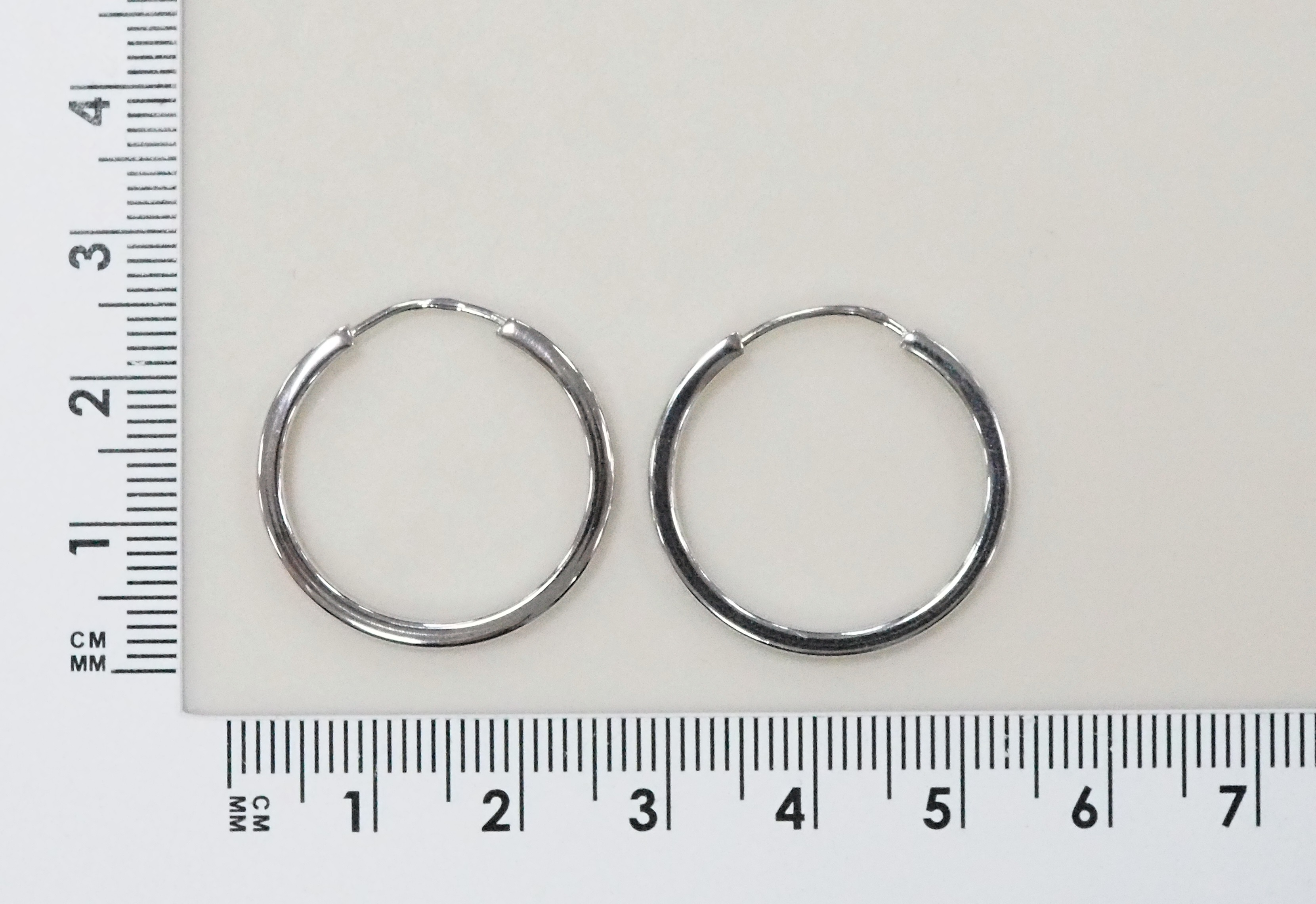 Серебряные серьги-конго 925 пробы;