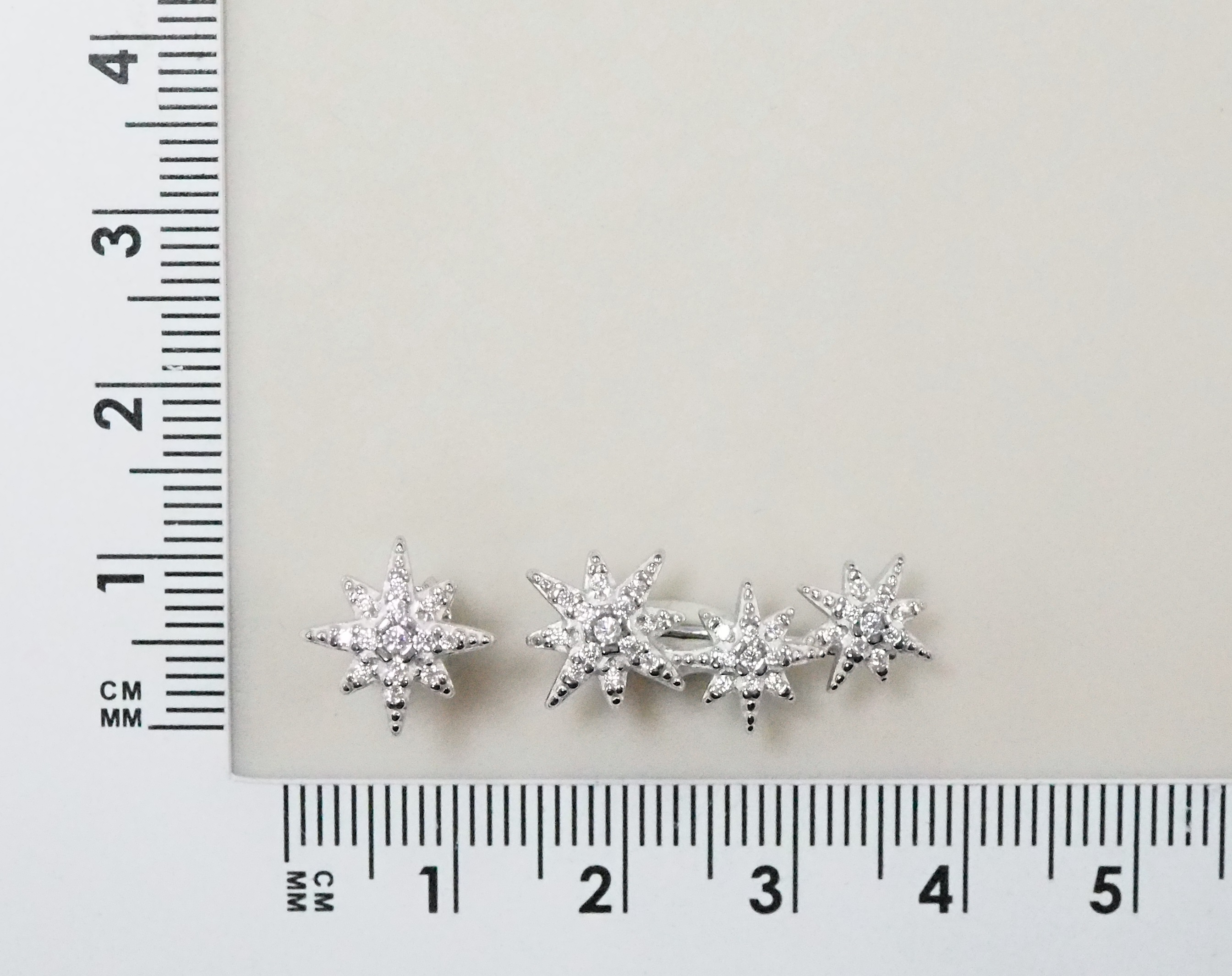 Серебряные серьги 925 пробы; вставки Россыпь Фианит бесцв.;