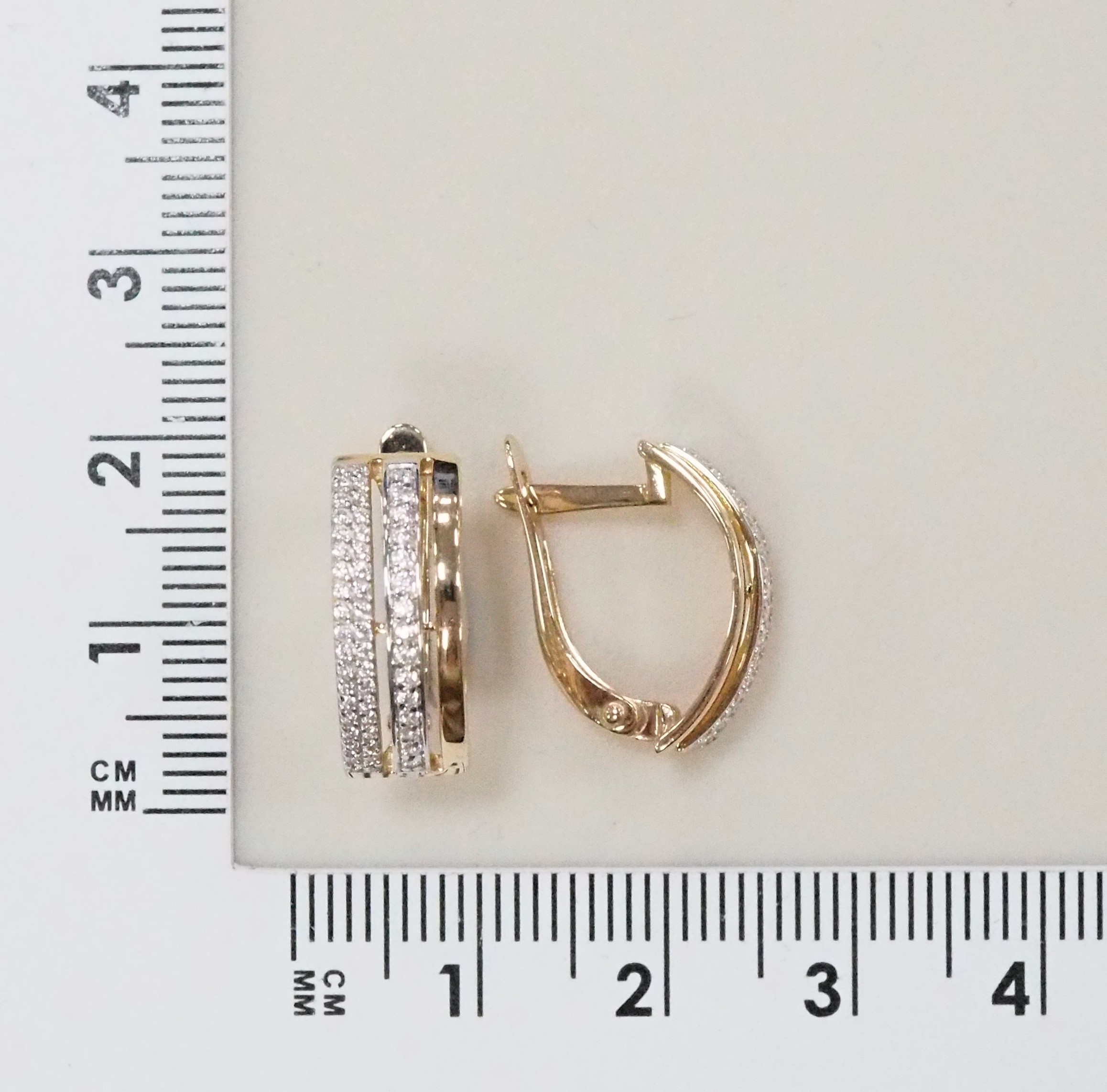 Серьги из золота с фианитами