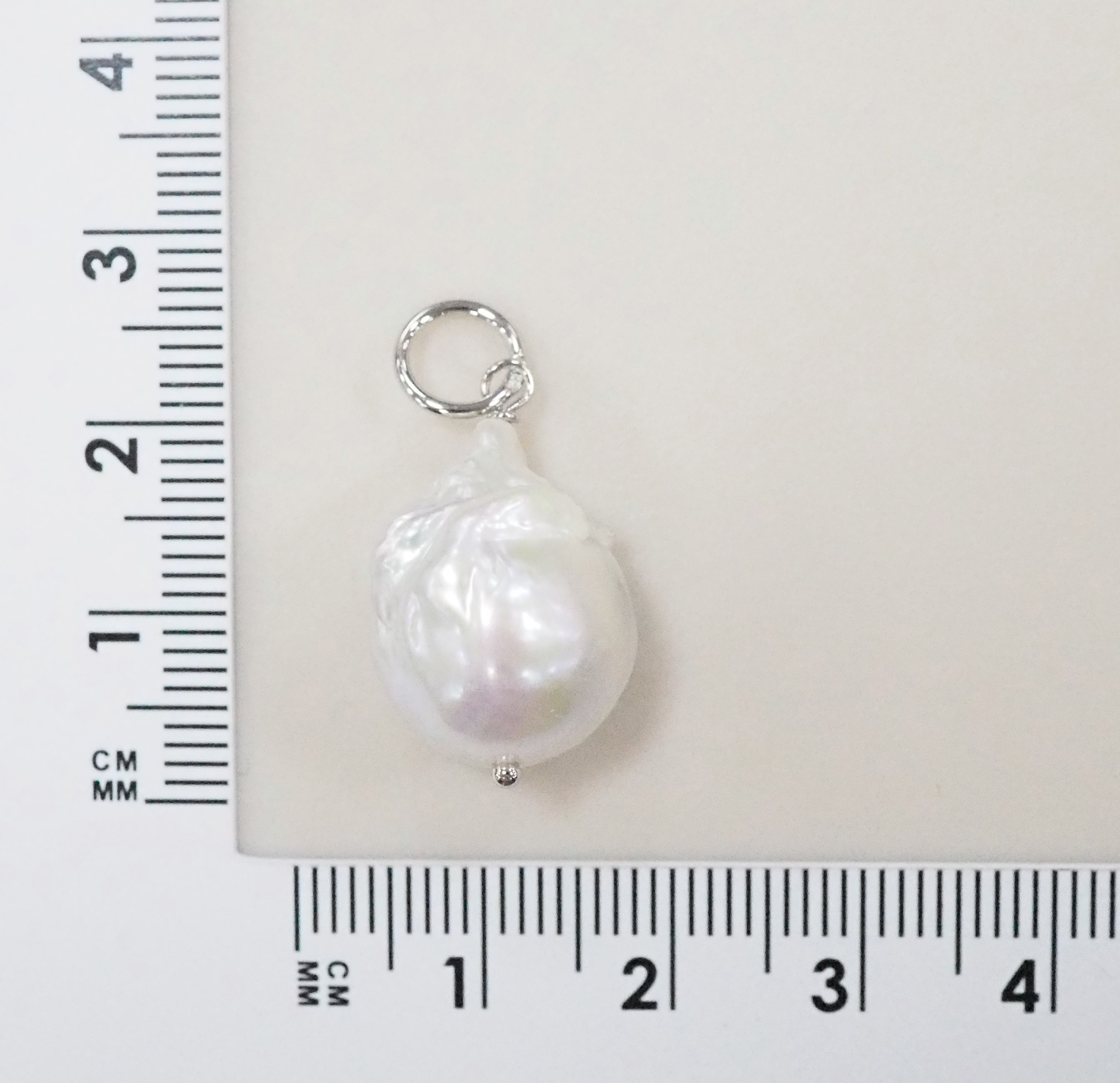 Серебряная подвеска 925 пробы; вставки 1 Жемчуг культ. барокко белый 23 ct;