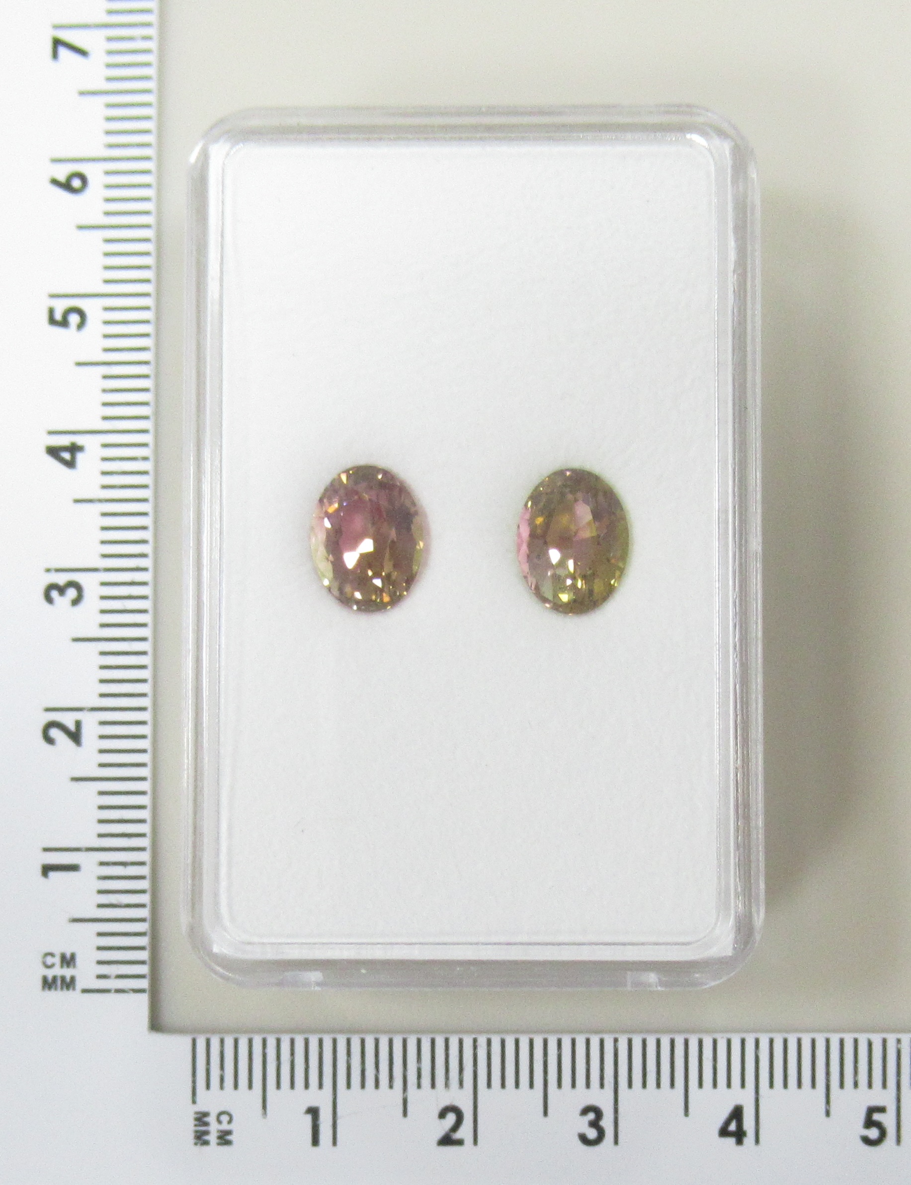 Турмалин овал 9,5*7,4 5,37ct